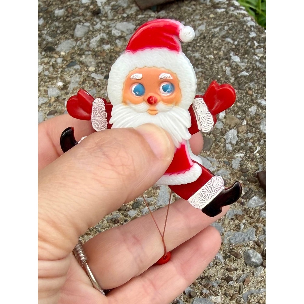 Vintage Santa Claus Pull String Jumping Jack Brooch Pin Red Plastic Christmas - Picture 3 of 5